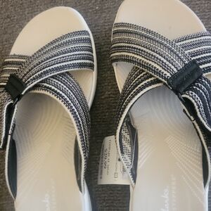 Clarks Women's Striped Black and White Sandals, Cloudsteppers, Size 7
